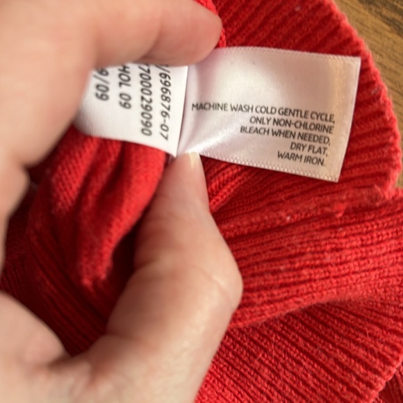 Old Navy Lightweight Red Button Down V Neck Cardigan w Button Accents Cuffs XL - Picture 6 of 6